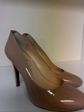 NWOT Jessica Simpson Taupe Patent Leather Pointed-Toe Pumps. Never Worn